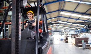 Дизельные вилочные погрузчики: преимущества, технические характеристики и рекомендации по эксплуатации